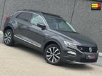 Volkswagen T-Roc 1.0 TSI R-line Pano Carplay trekhaak Led Pd, Auto's, Volkswagen, Voorwielaandrijving, Stof, Gebruikt, Met garantie (alle)