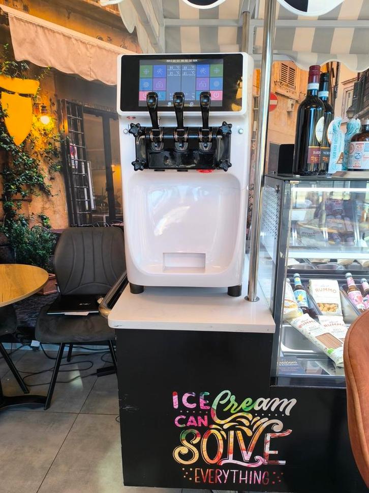 Softijsmachine met 2+1 combinatie smaak, Witgoed en Apparatuur, IJsmachines, Gebruikt, Ophalen