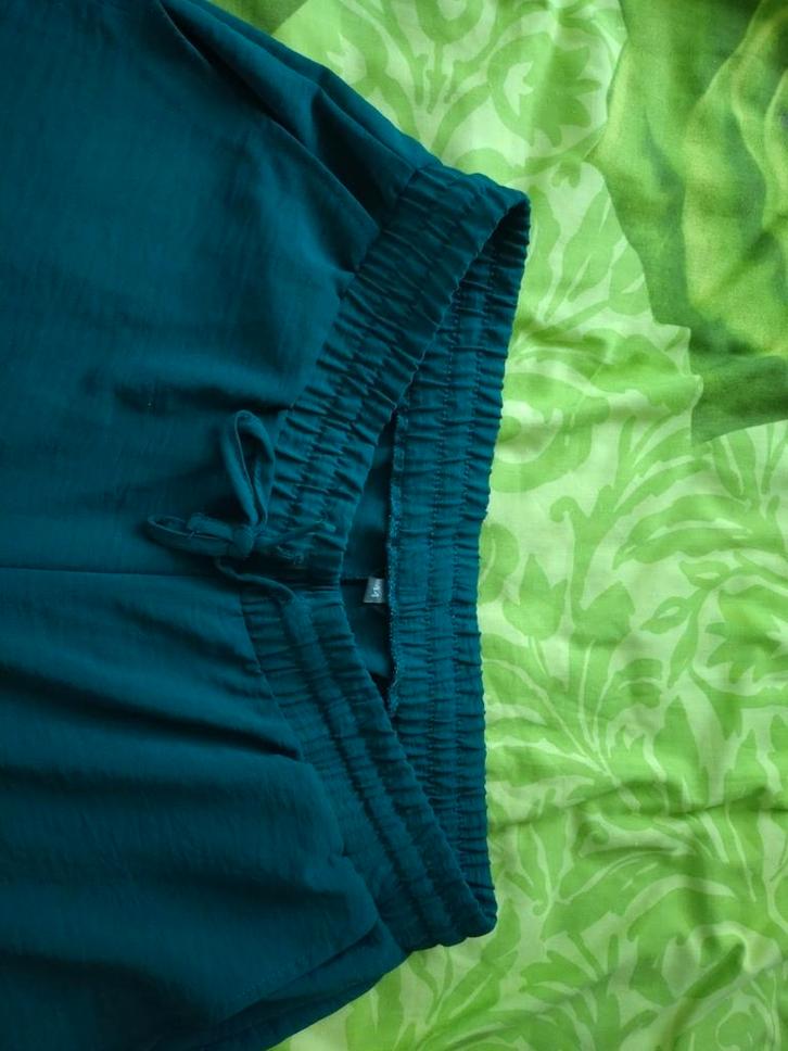 Mooie groenblauwe lange broek maat 44, Kleding | Dames, Broeken en Pantalons, Zo goed als nieuw, Maat 42/44 (L), Lang, Ophalen of Verzenden
