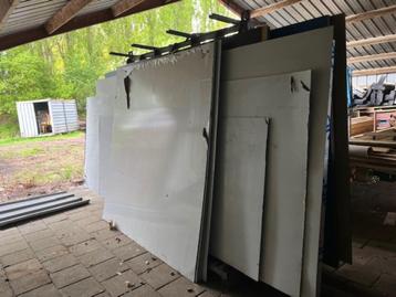 Nieuwe Dibond platen met aan twee zijde aluminium plaat. beschikbaar voor biedingen