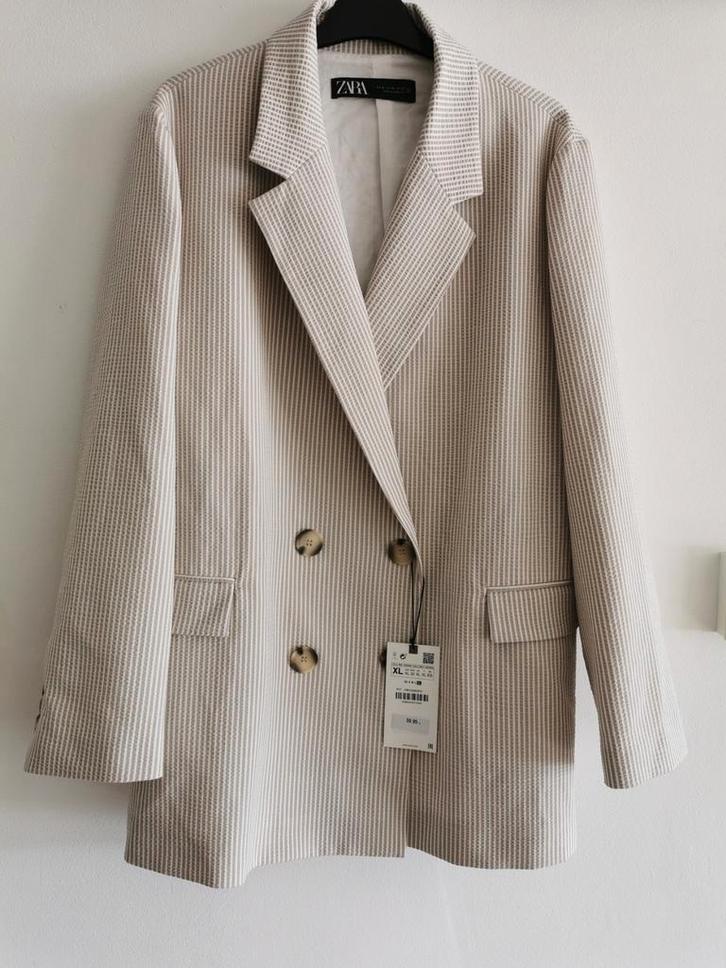 ZARA double-breasted blazer mt. XL, Kleding | Dames, Jasjes, Kostuums en Pakken, Nieuw, Jasje, Maat 46/48 (XL) of groter, Beige
