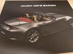 Mooie mazda mx5 Sakura folder izgst mazda mx-5 cabriolet, Boeken, Ophalen of Verzenden, Zo goed als nieuw, Mazda