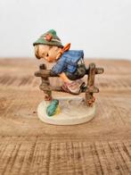 Goebel Hummel Jongen op Hek - Nummer 201 2/0, Ophalen of Verzenden