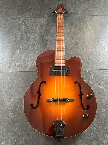 ZWIER elektrische bariton jazz ukelele beschikbaar voor biedingen