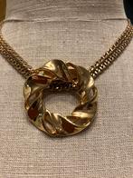 Vintage costume jewelry sjaalklem aan monet ketting, Ophalen of Verzenden, Zo goed als nieuw, Goud, Overige materialen