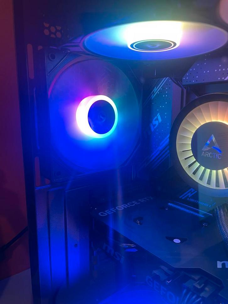 Pc case fans 1 normale 5 reverse, Computers en Software, Desktop Pc's, Zo goed als nieuw, Onbekend, Ophalen of Verzenden