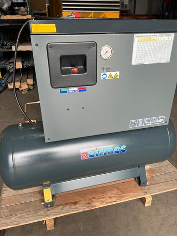 Geluidgedempte zuigercompressor 5,5 pk beschikbaar voor biedingen