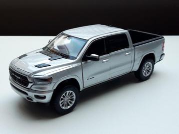 dodge ram laramie pickup crew cab - Nieuw schaalmodel 1:24 beschikbaar voor biedingen