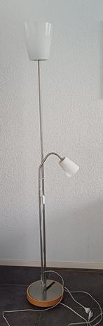 Ikea Basisk. Stijlvolle staande, 2 delige lamp, Ophalen, Gebruikt, Glas, Modern