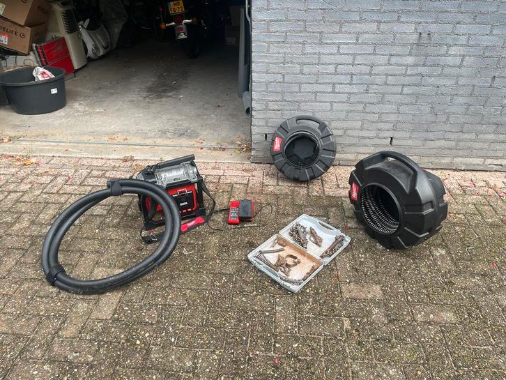 Ontstopper riool Milwaukee Veermachine 2 kabelboxen, Doe-het-zelf en Verbouw, Gereedschap | Overige machines, Zo goed als nieuw