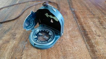 Bézard Fluid Kompas met Etui beschikbaar voor biedingen