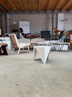 Vitra Prismatic Table by Isamu Noguchi, Ophalen, Minder dan 55 cm, Metaal of Aluminium, Nieuw
