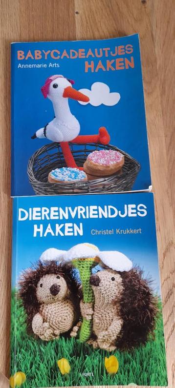 2 Haakboeken: Babycadeautjes & Dieren beschikbaar voor biedingen