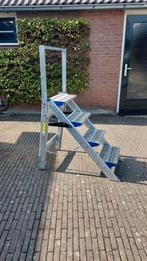 Aluminium Industriële Montagetrap - 4 Treden, Doe-het-zelf en Verbouw, Ladders en Trappen, Ophalen, Gebruikt, Trap, Opvouwbaar of Inschuifbaar