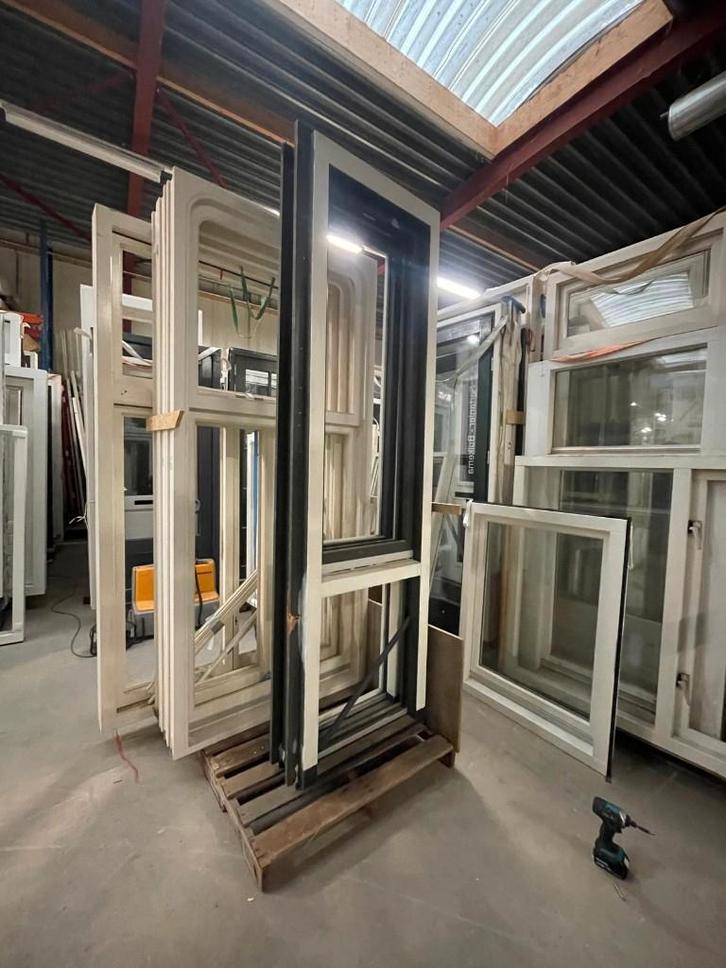 Kozijn met draaikiep raam, Doe-het-zelf en Verbouw, Kozijnen en Schuifpuien, Gebruikt, Raamkozijn, Hout, 225 cm of meer, Minder dan 75 cm