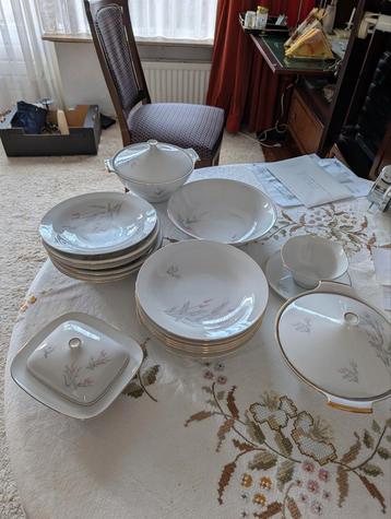 Colibri Beieren compleet servies  beschikbaar voor biedingen