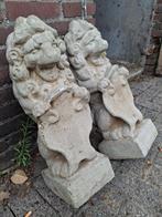 tuinbeelden leeuwen met schild, Tuin en Terras, Tuinbeelden, Ophalen, Zo goed als nieuw, Beton, Dierenbeeld
