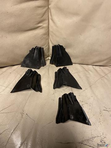 Bmw E30 hoek rubber portier links rechts afdekrubber 3-serie beschikbaar voor biedingen