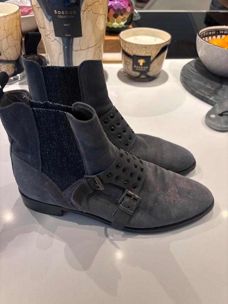 Pertini Laarsjes Grijs Glitter - Maat 39, Kleding | Dames, Schoenen, Zo goed als nieuw, Lage of Enkellaarzen, Grijs, Ophalen of Verzenden