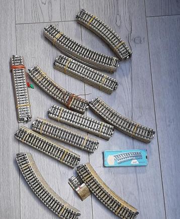 Märklin rails    54 stuks beschikbaar voor biedingen