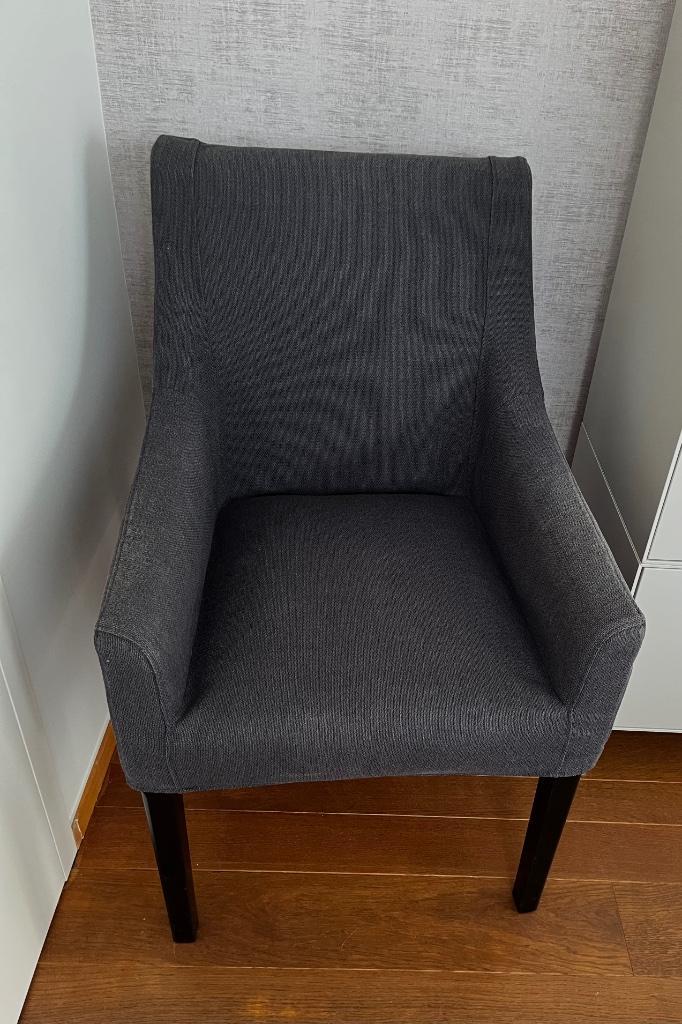 Sakarias eetkamerstoel IKEA, wasbare hoes. 2 stuks te koop., Huis en Inrichting, Stoelen, Zo goed als nieuw, Eén, Hout, Stof, Grijs