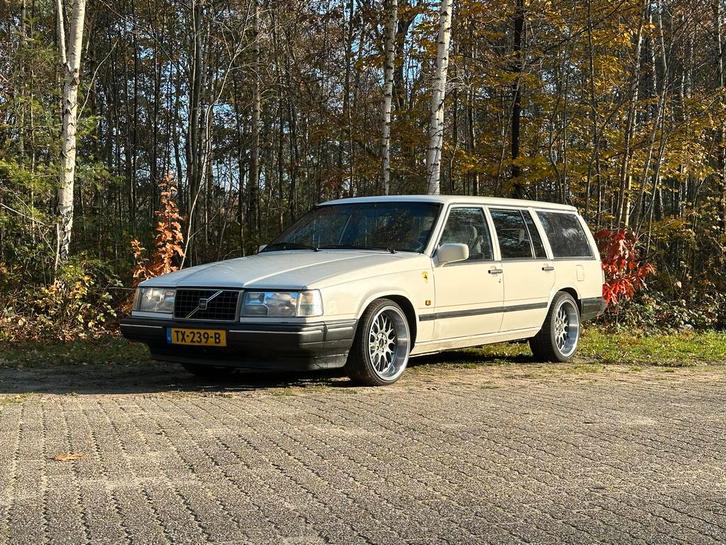 Volvo 1995 Wit, Auto's, Volvo, Bedrijf, Benzine, Stationwagon, Handgeschakeld, Geïmporteerd, Wit, Achterwielaandrijving, Ophalen