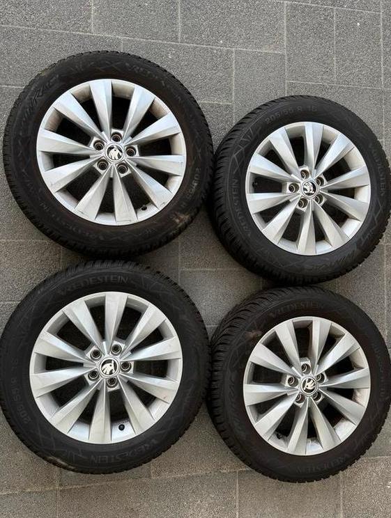 Skoda Castor Winterbanden Vredestein 16" 7,5 mm 205/55 R16, Auto-onderdelen, Banden en Velgen, Banden en Velgen, Winterbanden