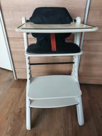 Witte (meegroei)kinderstoel Dapper met veel accessoires, Ophalen, Gebruikt, Meegroeistoel, Gordel(s)