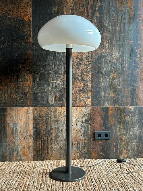 IN PRIJS VERLAAGD !!Vintage vloerlamp, Huis en Inrichting, Lampen | Vloerlampen, Ophalen