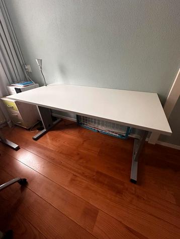 bureau tafel 180 x 80 cm beschikbaar voor biedingen