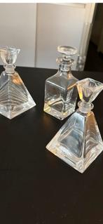 Diverse karaffen en 1 karaf met twee glazen, Ophalen