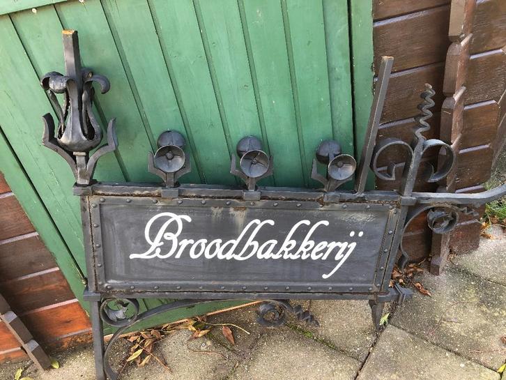 antiek smeedijzeren /station-perron- uithangbord geweest., Antiek en Kunst, Curiosa en Brocante, Ophalen of Verzenden