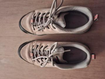 Wandelschoenen mt 39 beschikbaar voor biedingen