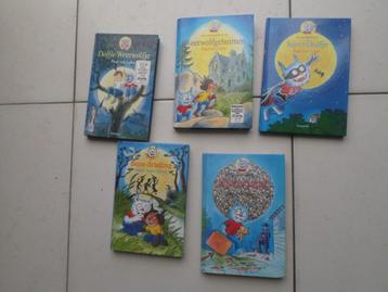 Boeken uit de serie DOLFJE WEERWOLFJE  beschikbaar voor biedingen