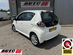 Toyota Aygo 1.0-12V Dynamic Navigator 5 drs AIRCO, Voorwielaandrijving, Euro 5, Stof, Zwart