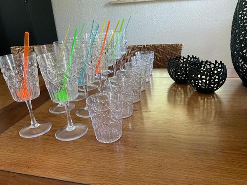 Kunststof wijn- en drinkglazen, Huis en Inrichting, Keuken | Servies, Zo goed als nieuw, Glas of Glazen, Overige stijlen, Overige materialen