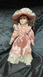 Poppen verzameling Met steunen om ze te laten staan, Verzamelen, Ophalen, Zo goed als nieuw, Pop