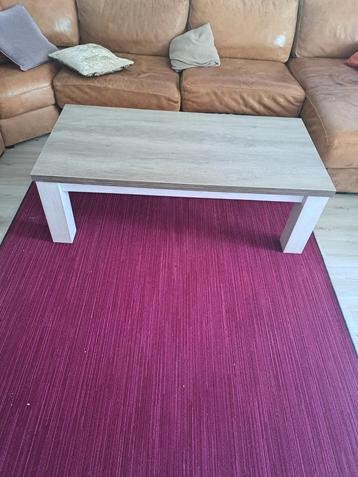 Salontafel en eettafel  beschikbaar voor biedingen
