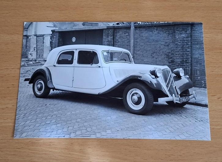 Foto van oldtimer Citroen Traction, Verzamelen, Foto's en Prenten, Nieuw, Foto, Overige onderwerpen, 1960 tot 1980, Verzenden