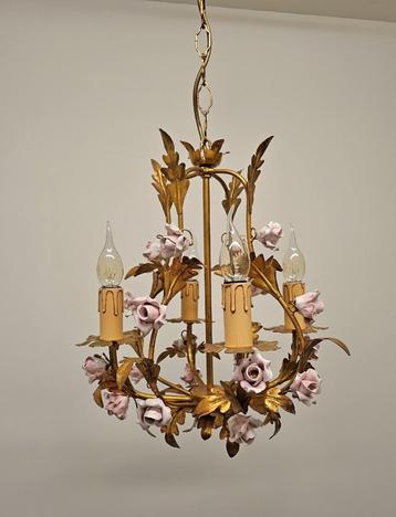 Antieke Franse kroonluchter met 20 porseleinen bloemen lamp