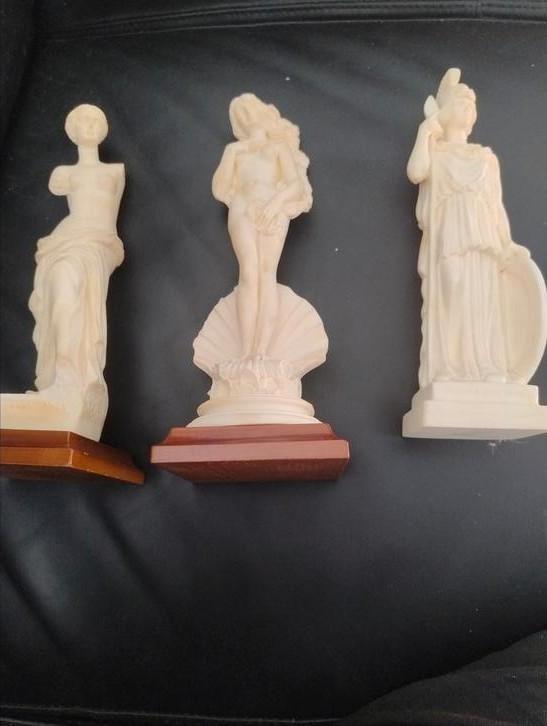 👉 3 aparte  beelden, Antiek en Kunst, Antiek | Keramiek en Aardewerk, Ophalen of Verzenden
