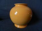 Fraaie grote gele bolvormige vaas Adco Groningen 1020 h 21,3, Ophalen of Verzenden
