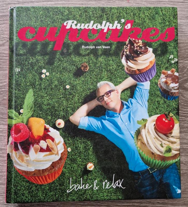 Rudolph van Veen - Rudolph's cupcakes, Boeken, Kookboeken, Zo goed als nieuw, Ophalen of Verzenden