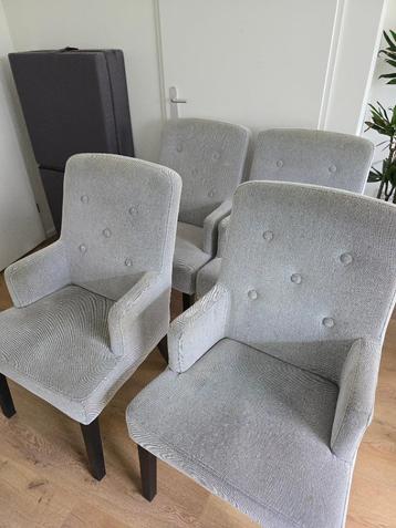 4 IKEA Svenarne stoelen beschikbaar voor biedingen