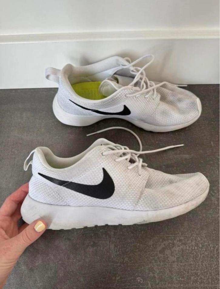Nike Rosh run, Kleding | Dames, Schoenen, Gedragen, Sneakers of Gympen, Wit, Ophalen of Verzenden