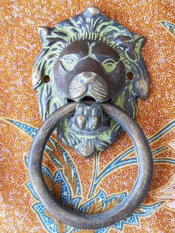 Mooie zware antieke Engelse deurklopper met leeuwenkop 15 cm