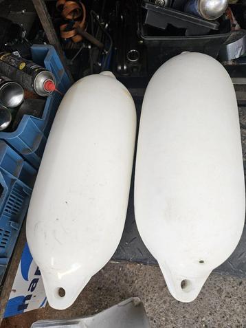 3 stootwilgen / fenders – wit – maat 21 x 62 cm beschikbaar voor biedingen