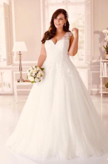 Luxe plussize trouwjurk Antoinette €749 46 48 50 beschikbaar voor biedingen