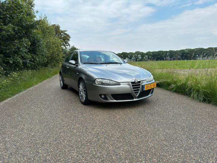 Alfa Romeo 147 1.9 JTD 5DR 88KW 2008 Grijs, Auto's, Alfa Romeo, Bedrijf, Airbags, Airconditioning, Boordcomputer, Centrale vergrendeling