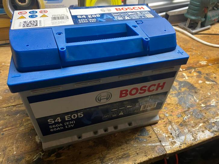 Bosch S4 E05 Accu - 12V 60Ah, Auto-onderdelen, Accu's en Toebehoren, Universele onderdelen, Gebruikt, Ophalen